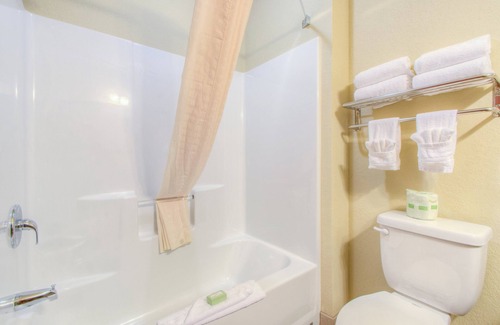 Wray Hotel | Cobblestone Inn & Suites - Wray