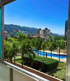 Jardim Vitoria Apartment | Cobertura Aconchegante na Enseada 3 Quartos, Piscina e Conforto a Poucos Passos do Mar