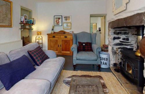 Bont Newydd House | Cobweb Cottage