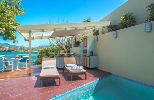 Fort Jeudy Villa | COceanfront Private Pool Villa (1 Bedroom)