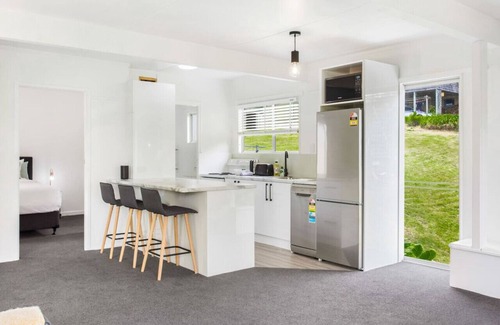 Cockle Bay Apartment | Cockle Bay Getaway is close to beach