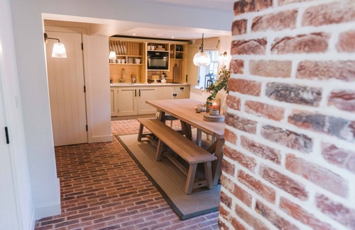Elham Cottage | Cockpit Cottage - a holiday let that sleeps 10 guests in 5 bedrooms