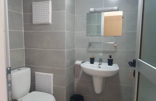 Angre Apartment | Cocody, 3pieces avec gardien piscine, parking, balcon,