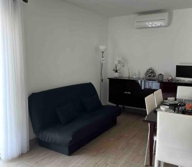 Moules-et-Baucels Apartment | Cocon aux portes des Cévennes avec piscine