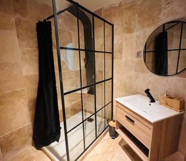 Joigny Apartment | Cocon Bohème & Travertin