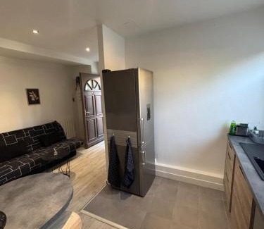 Arpajon Apartment | COCON Cosy - Free Parking - City Center