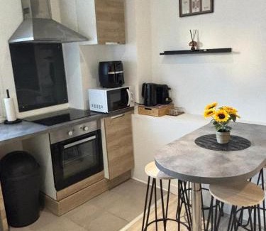 Arpajon Apartment | COCON Cosy - Free Parking - City Center