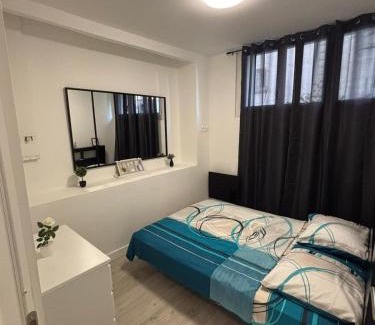 Arpajon Apartment | COCON Cosy - Free Parking - City Center