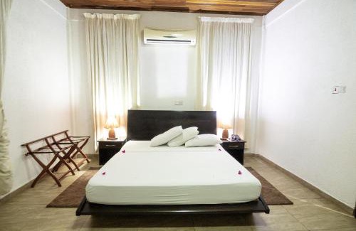 Elmina Hotel | Coconut Grove Beach Resort