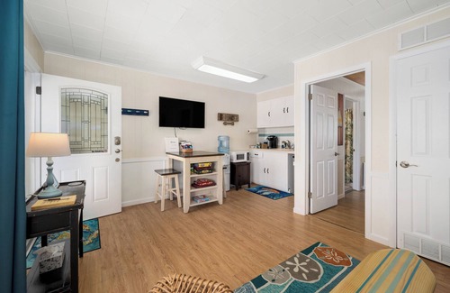 Ocean Pines House | Coconut Grove Cottage at the Inn on Turville Creek