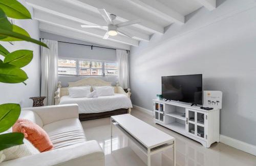 Dolphin Isles Apartment | Coconut Walk To The BeachComfy Beds Firepit Pool