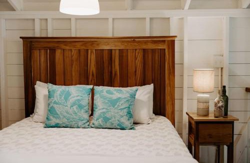 Big Creek Apartment | CoconutTree Bungalow of Villa Paraiso/Beachfront