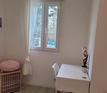 Survilliers Apartment | COCOONING HOUSE 211 SUITE AZUR appartement AEROPORT PARIS ROISSY CDG, PARC ASTERIX, CHATEAU DE CHANTILLY, STADE DE FRANCE