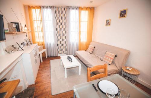 Le Puy-en-Velay Apartment | Cocooning studio Rue Raphaël