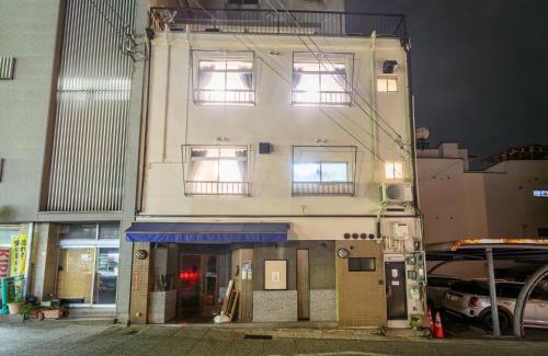 Onomichi House | COCOSTAY尾道本通り - 千光寺も花火も雨の日も全部にやさしい尾道の宿 - In the middle of the shopping street