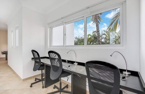 Bavaro Villa | Cocotal Mansion: Two villas ideal for groups with pools, Jacuzzi & full staff