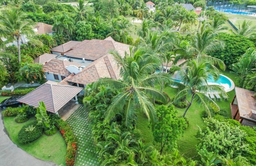 Bavaro Villa | Cocotal Mansion: Two villas ideal for groups with pools, Jacuzzi & full staff