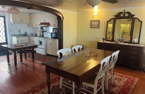 Estate East Street Apartment | COFF HOUSE: "Captain's Quarters" in Iconic Dowtown Landmark Villa