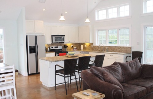 Upper Blandford Cottage | Coffee With A View Of Deep Cove