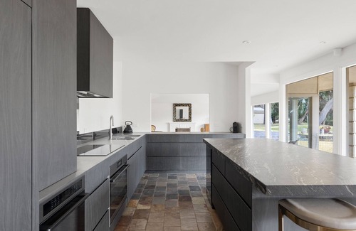 Powlett River House | Cognac Beachfront Silverleaves CowesnBeachfront property