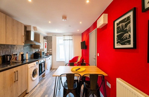 Roath Apartment | Cohost Partners Charming Cardiff Retreat City Center
