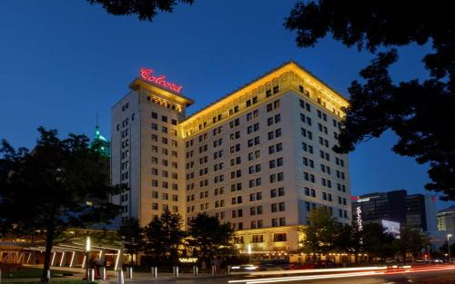 Downtown Oklahoma City Hotel | Colcord Hotel Oklahoma City, Curio Collection by Hilton