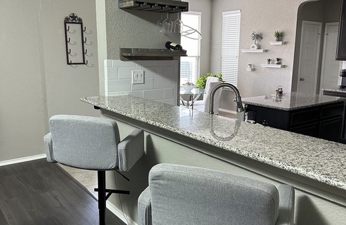 Boerne House | COLD AC! Relax in comfort at Spacious Simplicity-modern amenities with spa!