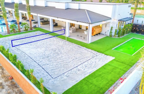 Indio House | Cold Plunge,Sauna,Waterslide,Pickleball,Volleyball,mini golf, EV