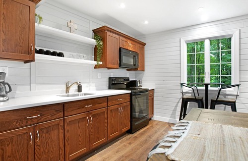 Aldenville House | Cold Spring Camp | GAME ROOM, Deck + Grill!