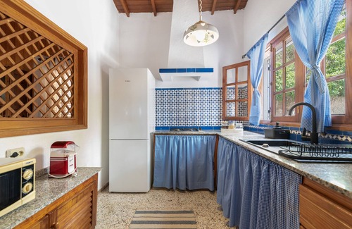 La Solana Villa | 'Colladito' with Mountain Views, Private Pool and Wi-Fi
