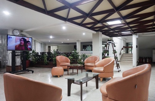 South Tangerang Hotel | Collection O 92122 Series Hotel Serpong