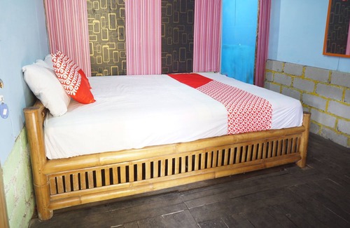 Kajarharjo Hotel | Collection O 93000 Karona Berg Homestay & Cafe