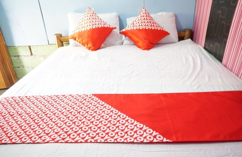Kajarharjo Hotel | Collection O 93000 Karona Berg Homestay & Cafe