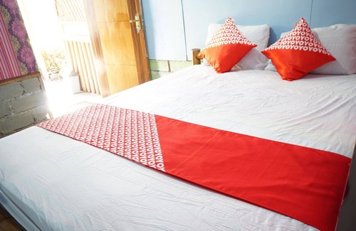 Kajarharjo Hotel | Collection O 93000 Karona Berg Homestay & Cafe