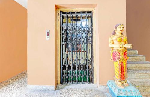 Vijayawada Hotel | Collection O Besant Road