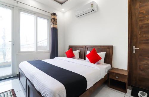 Sector 51 Hotel | Collection O Green Leaf Residency
