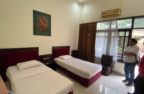 Pekalongan Hotel | Collection O Pekalongan Near Pasar Batik Setono Formerly Hotel Jayadipa