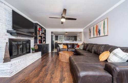 Rock Creek House | Colleens Corner Captivating 4bed 2.5 bath in Charming Neighborhood