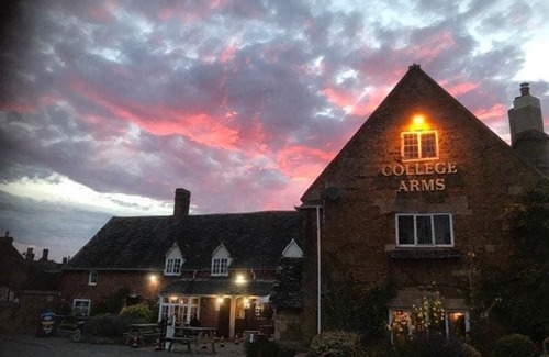 Quedgeley Hotel | College Arms