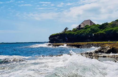 Shimoni House | Colobus Suite of 40m2 in Villa 560 m2, View of the Indian Ocean