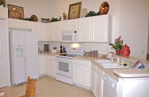 Fort Myers Condo | Colonial Country Club, GATED private Golf Community