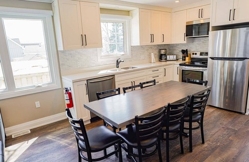 Grand Bend Cottage | Colonial Hotel & Suites - Bellevue Chateau