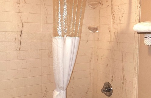 Monahans Hotel | Colonial Inn Monahans