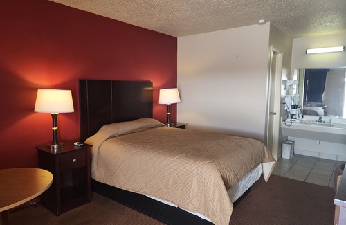 Monahans Hotel | Colonial Inn Monahans