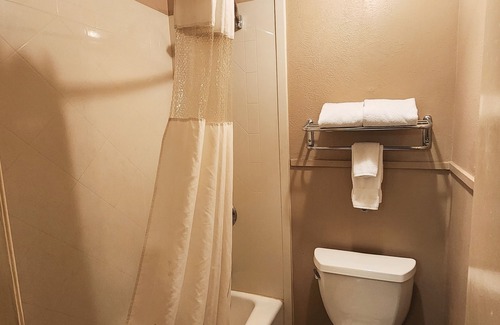 Monahans Hotel | Colonial Inn Monahans