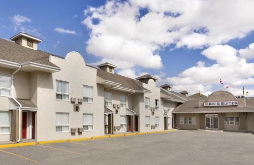 Saskatoon Downtown Hotel | Colonial Square Inn & Suites