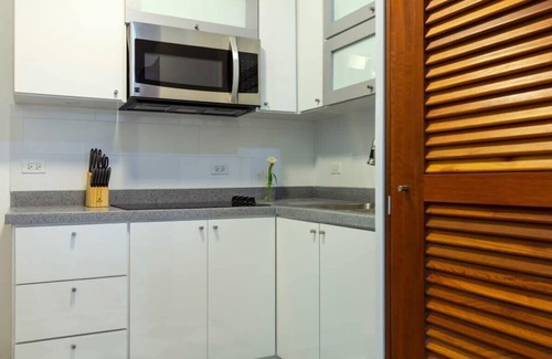 San Francisco Apartment | Colonial Suite | 1 Bedroom with direct access to buildings courtyard in Old San