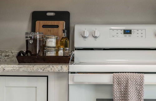 Cimarron Hills Condo | ⤃ Colorado Hideaway! 2 BR, 1.5 Bath w/AC Sleeps 6!