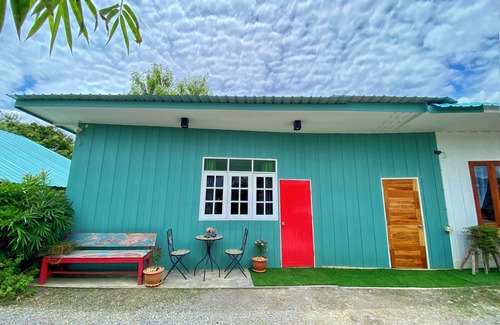 Saraphi Cottage | Colorful Charming cottage in tranquil with local touch