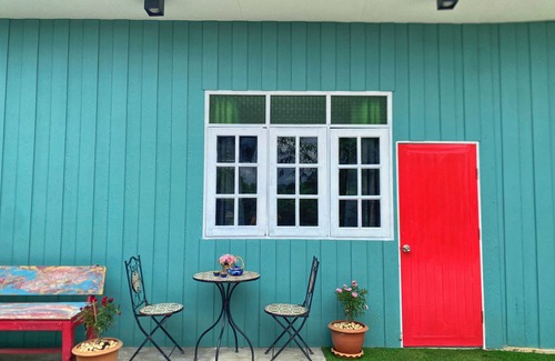 Saraphi Cottage | Colorful Charming cottage in tranquil with local touch
